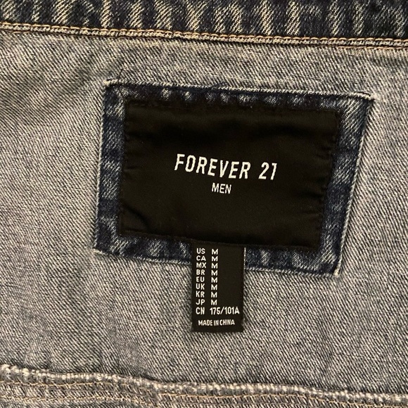 Forever 21 MTV Patch Jean Jacket w/ Rolling Stones & Black Sabbath Patches - Picture 5 of 7